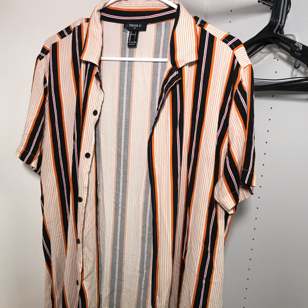 Men’s Large Forever21  button up shirt
